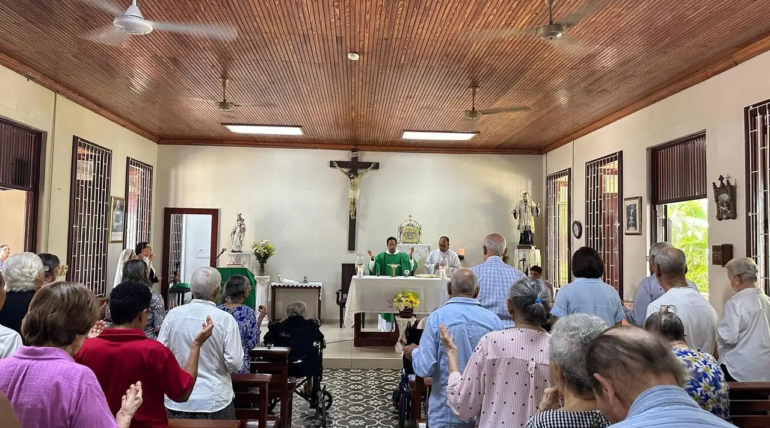 Celebran misa por 102 aniversario